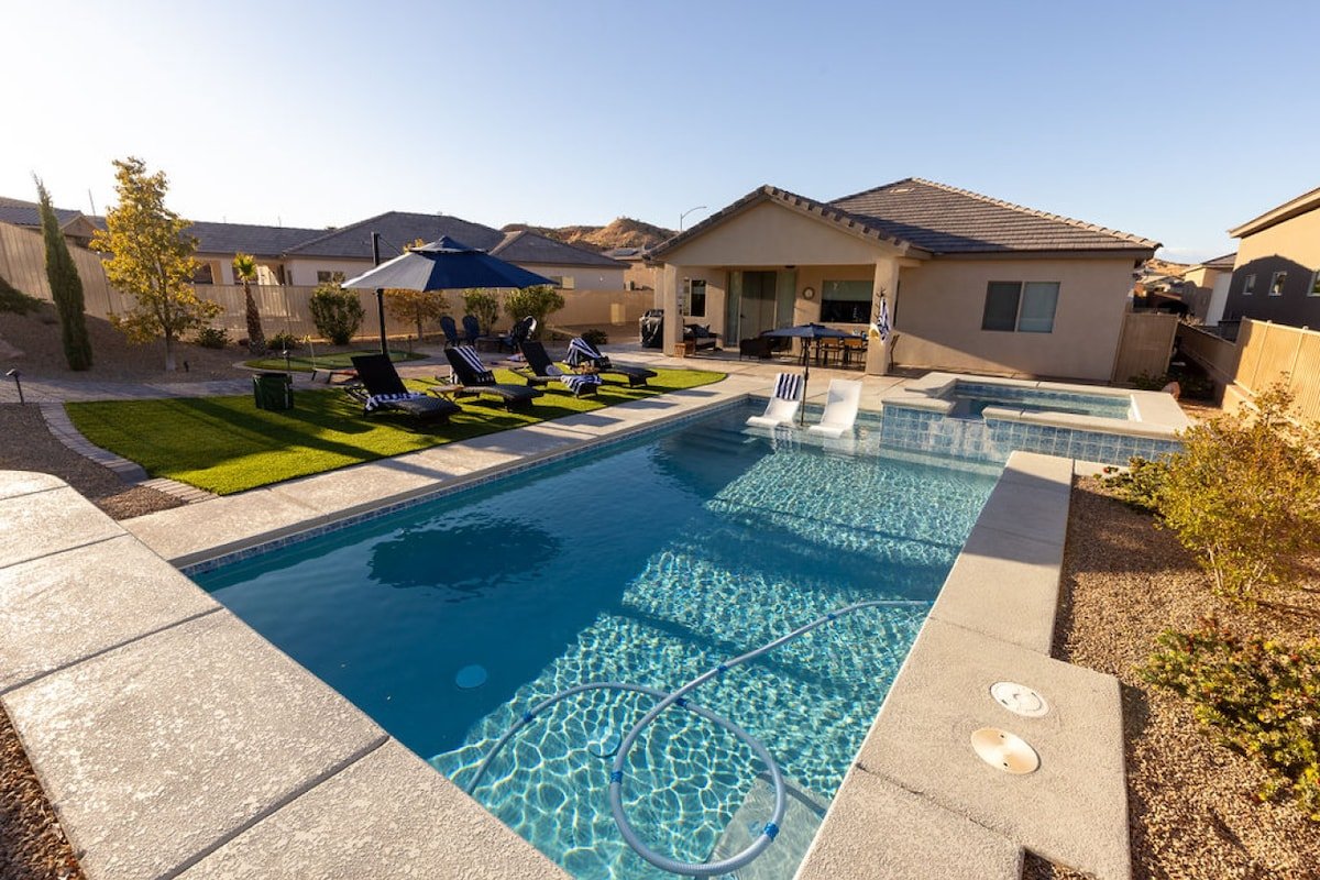 La Palmera by J & Amy B105512056 gallery image 3