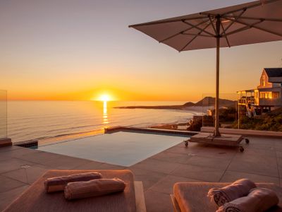 BEYOND Misty Cliffs – NEW stylish seaview HOUSE