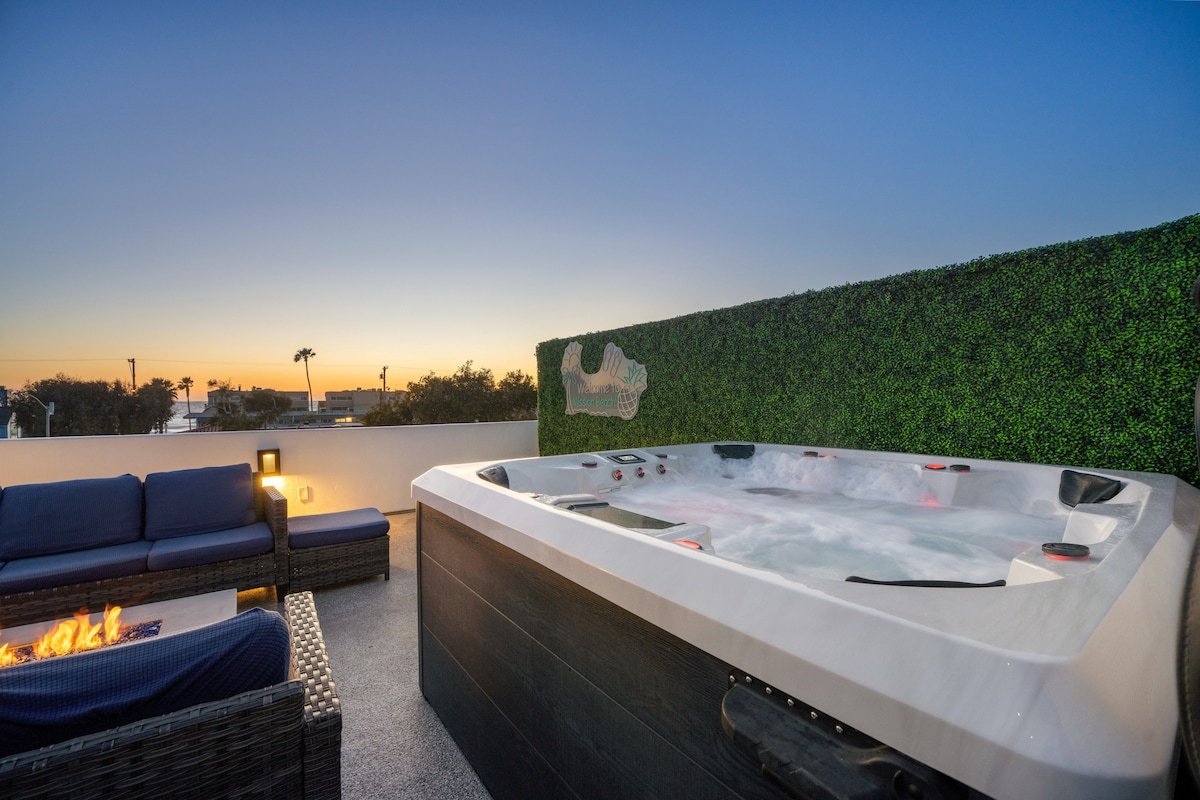Ocean & Bay Views w/ Private Rooftop Hot Tub gallery image 4