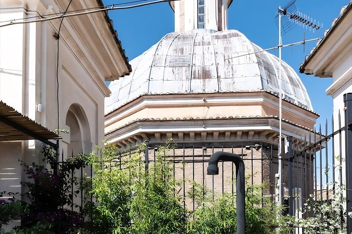 Modern Luxury Penthouse with Terrace near Pantheon gallery image 5
