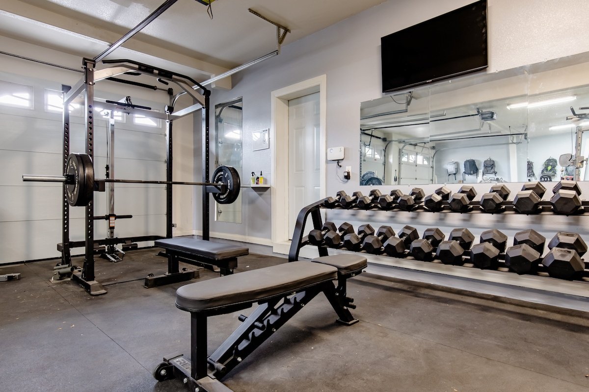 Insta-worthy Vegas Mansion – 12 Mins from Strip gallery image 5