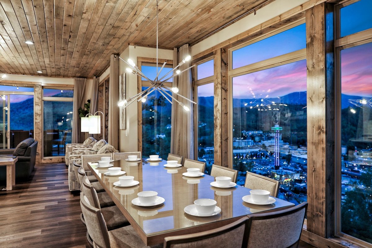 Modern Downtown Cabin! 6 Master Suites & Nursery! gallery image 2