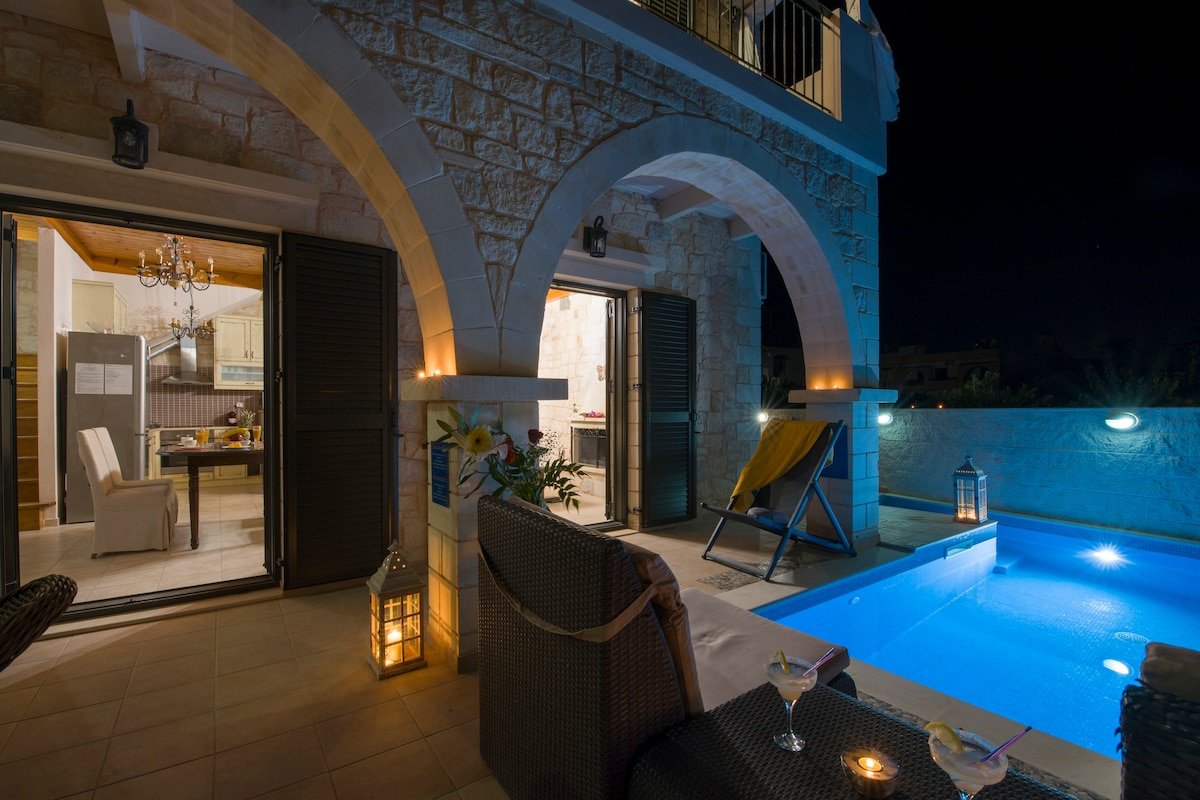 Costancia , Crhisty fireplace- pool,150m from sea. gallery image 5