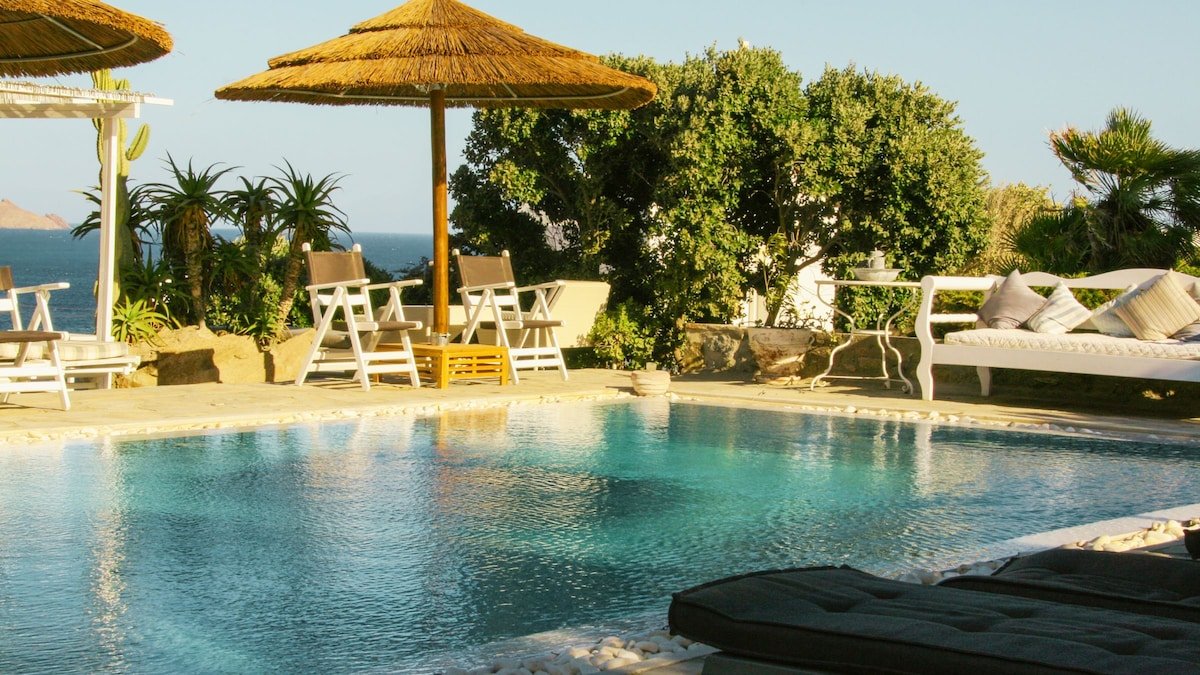 Manu-the Elements Villa | Beachside Luxury & Pool gallery image 3