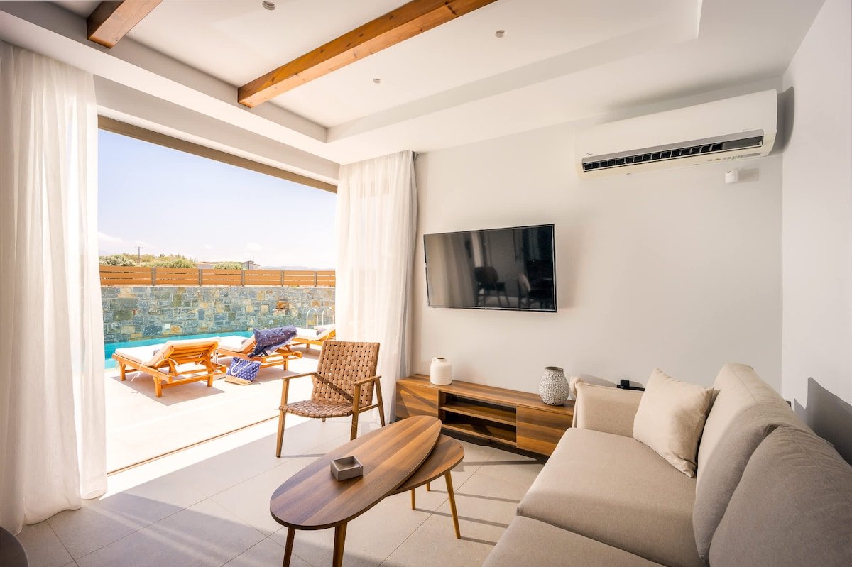 Stefi Pool Bliss Villas – Premium Summer Getaways gallery image 4