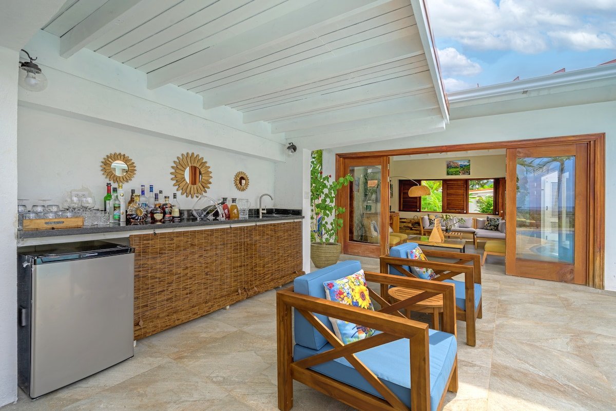 Sun Spot Villa On The Beach gallery image 2