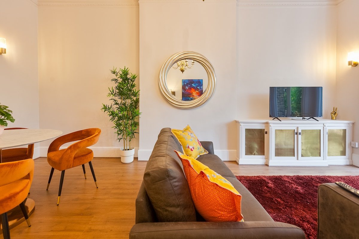 Spacious 3 bed premium apartment – central London gallery image 3