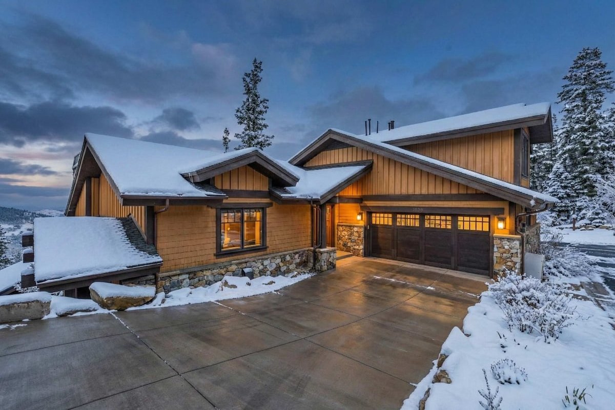 Luxe Park City Escape | Hot Tub & Theater