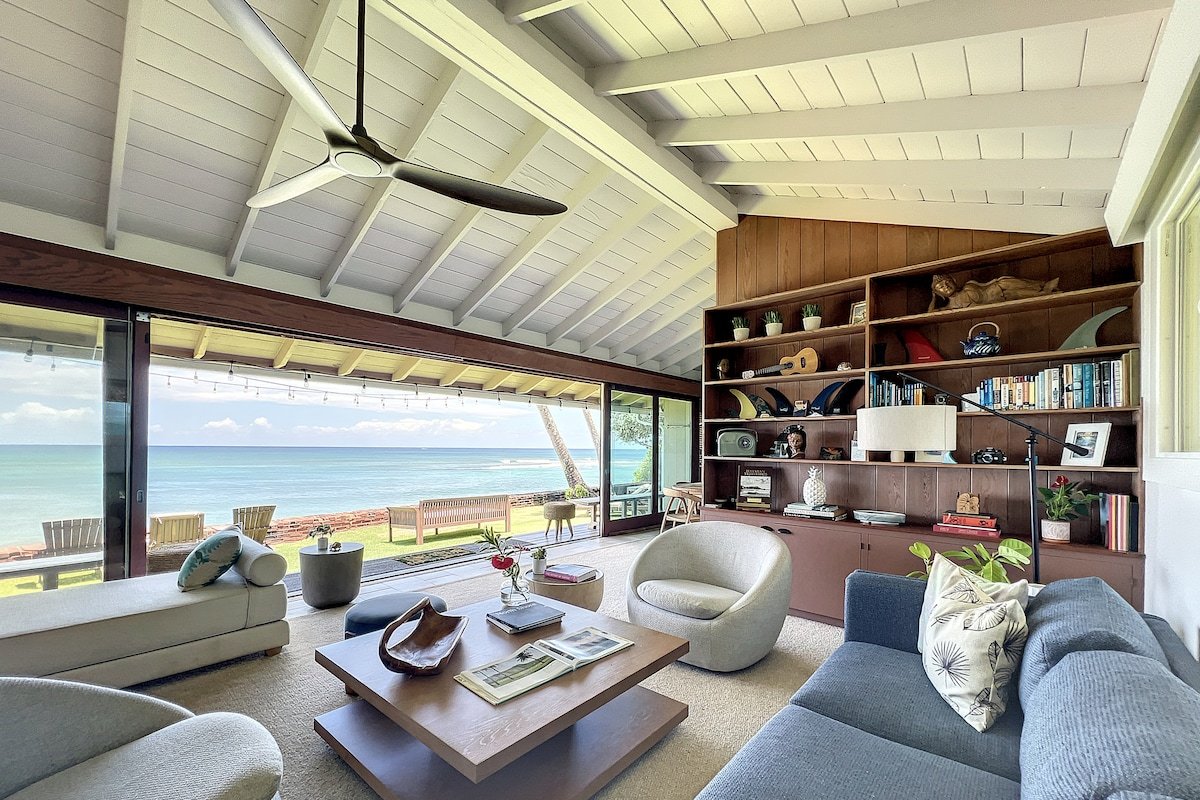 North Shore Beachfront Retreat gallery image 3