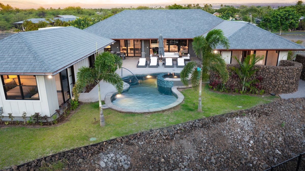 New Luxury Home w/ Private Pool & Spa in Nohea gallery image 2