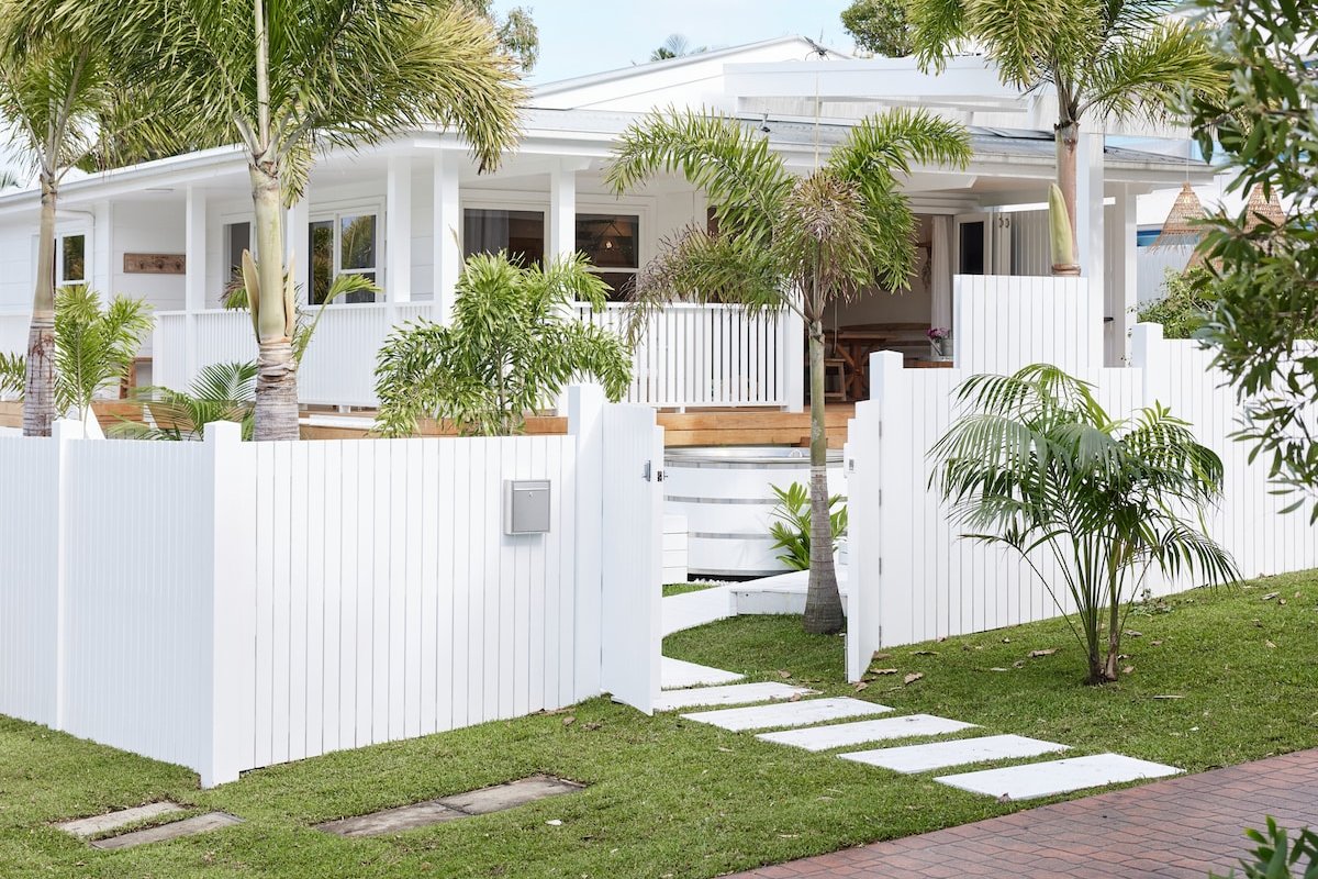 Picadilly Palms – Luxe Byron home at The Pass gallery image 3