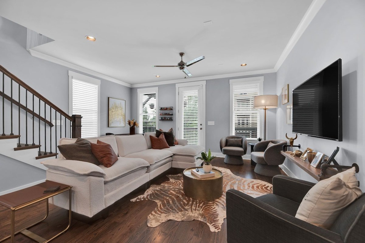 3Bed/3Bath mins from Downtown or 12 South! gallery image 2