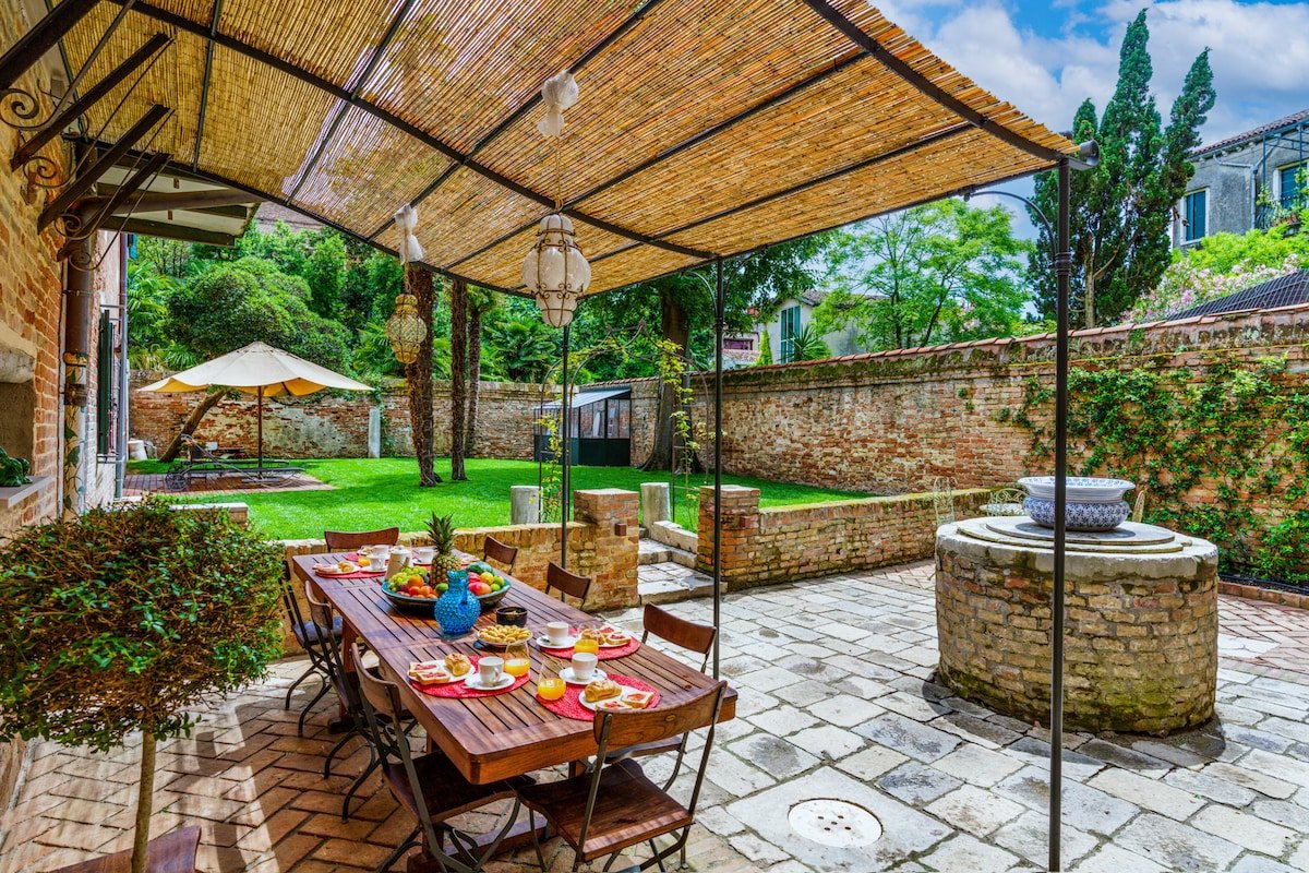 Corte della Palma Superb Venetian Garden gallery image 5