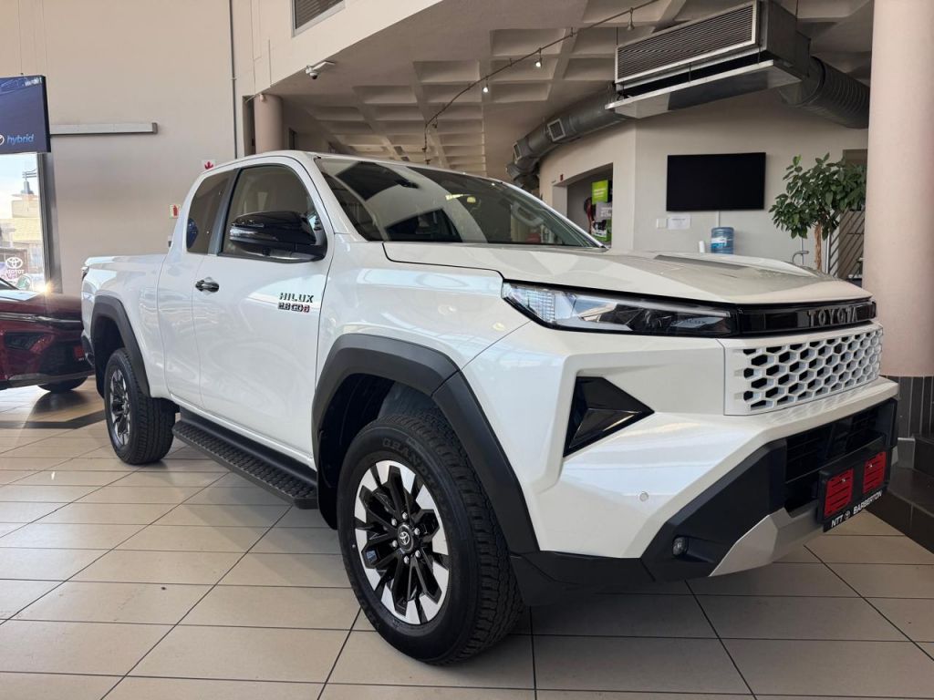 TOYOTA HILUX 2.8 GD-6 RB RAIDER X A T P U XTRA CAB for Sale in South Africa