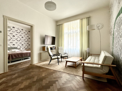 Spacious apartment with 3 bedrooms in Old Town!