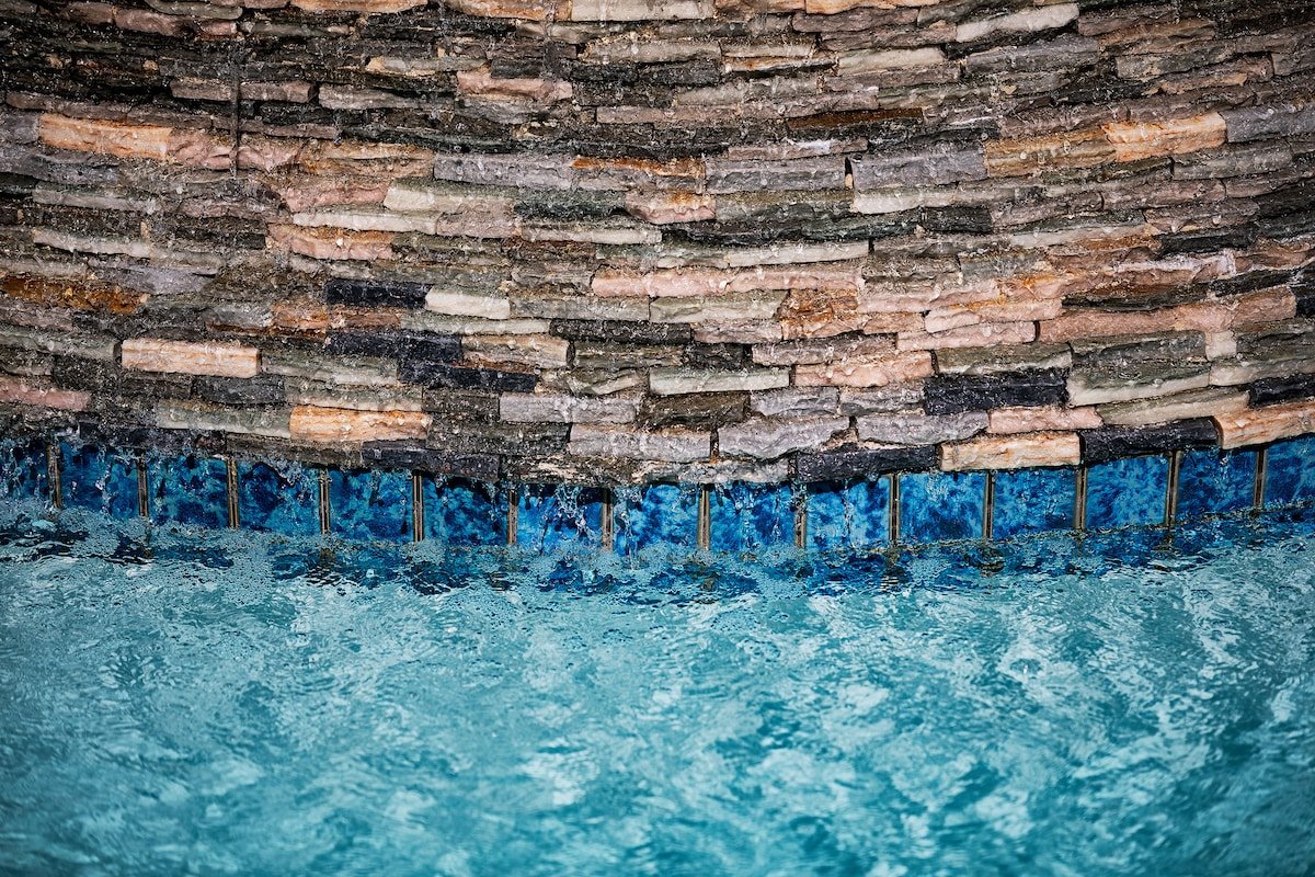 Beautiful 4 Bdrm Home at KaMilo w/pool, Sleeps 10! gallery image 5