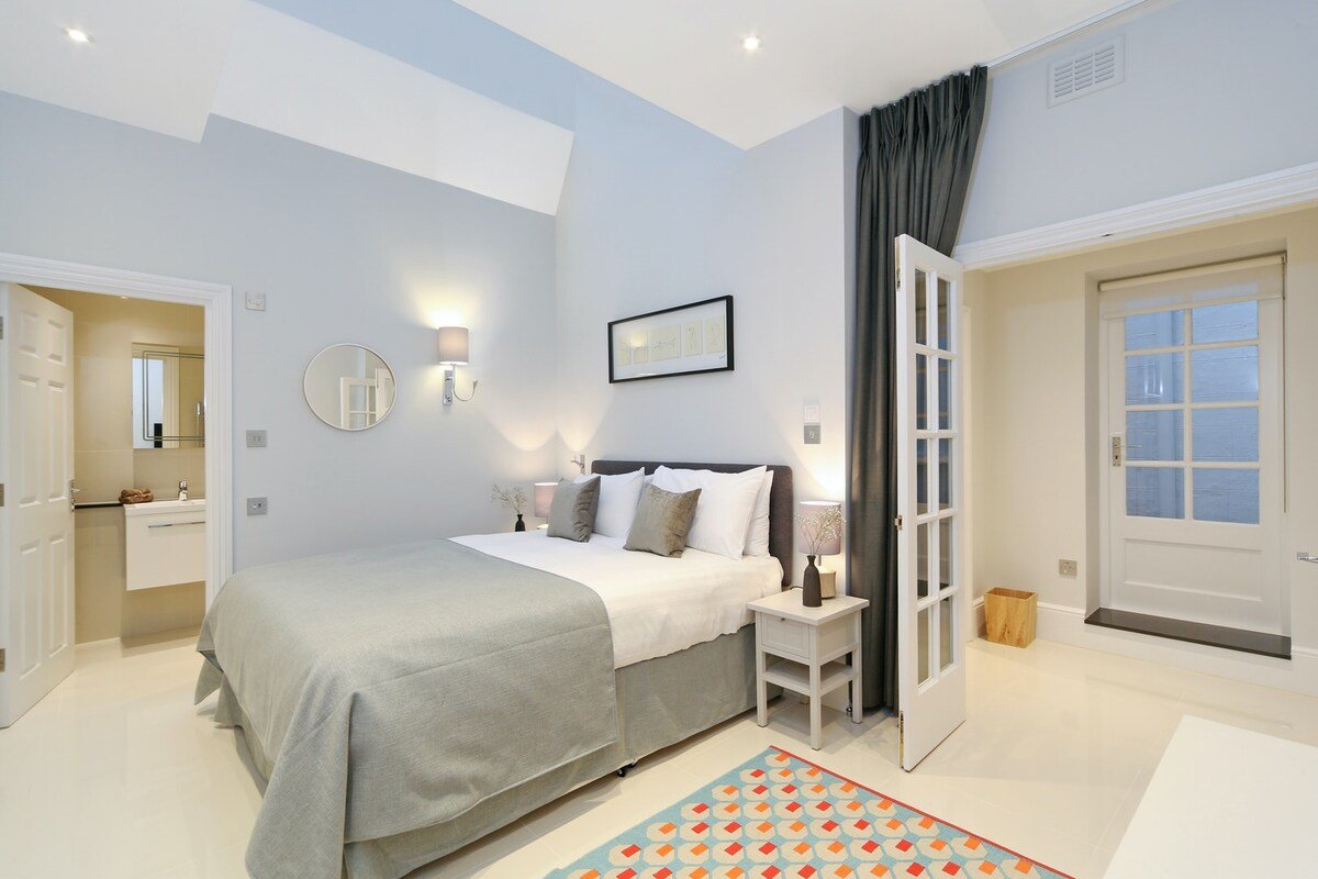 South Kensington 3 Bedroom Apartment Lower Ground gallery image 5