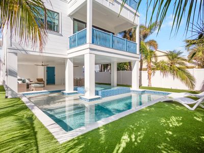 Rooftop Views! Pool, Spa and Game Room!