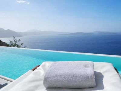 Villa by the sea in the bay exclusive swimmingpool