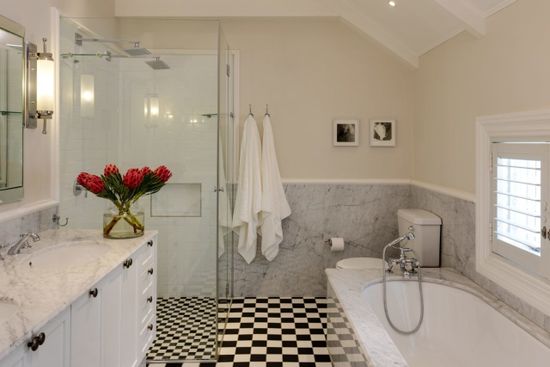 Photo 4 of Linda Vista accommodation in Camps Bay, Cape Town with 5 bedrooms and 5 bathrooms