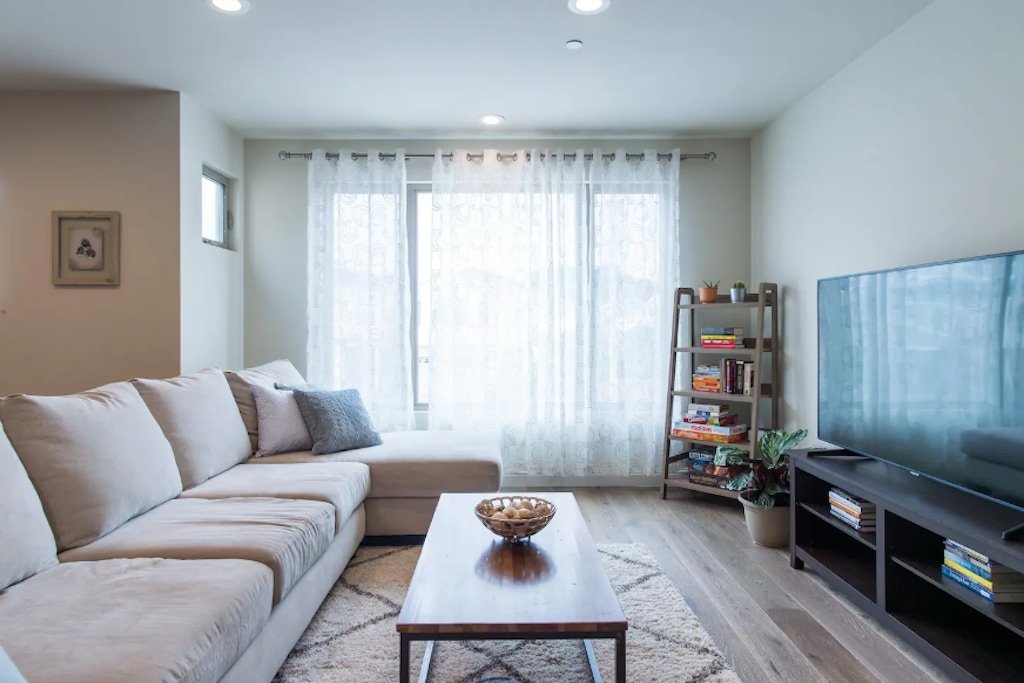 Spacious Living in San Francisco gallery image 5