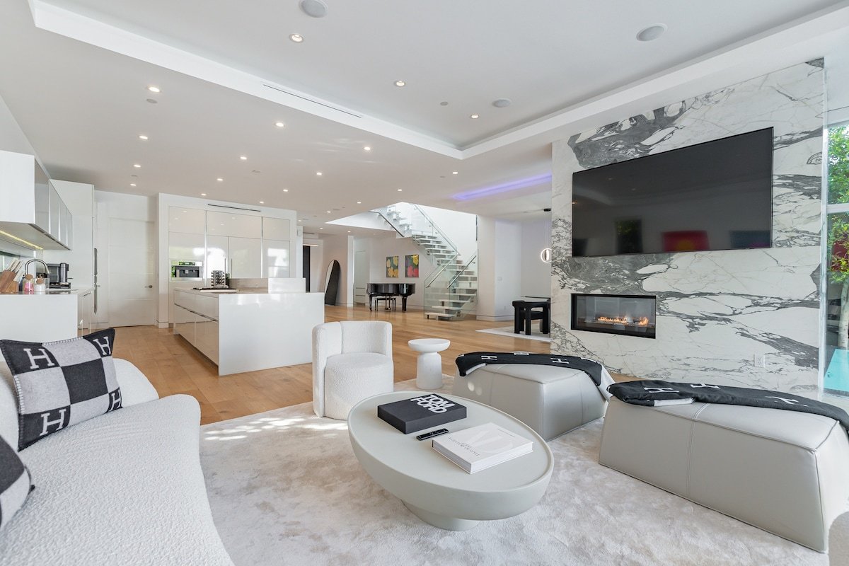 5*Luxury Home WeHo/Beverly Hills gallery image 4