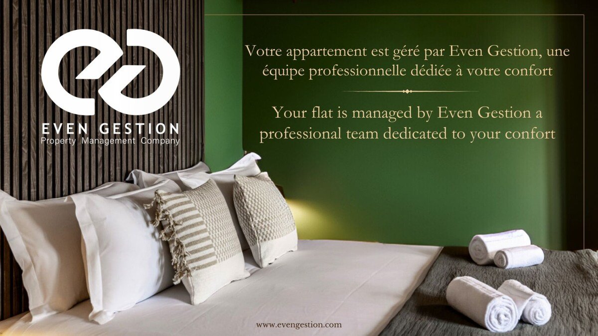 23.2bedrooms SacréeCœur Place du Tertre Montmartre gallery image 5