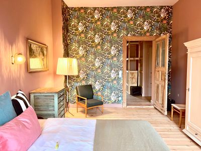 2-Bedroom Altbaucharme mit Balkon am Mauerpark