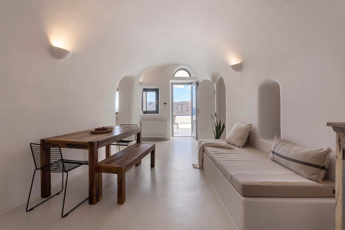 Bluedome Cavehouse by Otium Villas Santorini gallery image 4