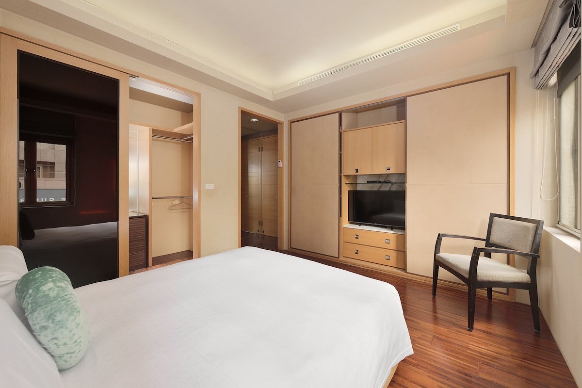 MRT Zongshan/8ppl~4b2b /night market/Taipei Main gallery image 5