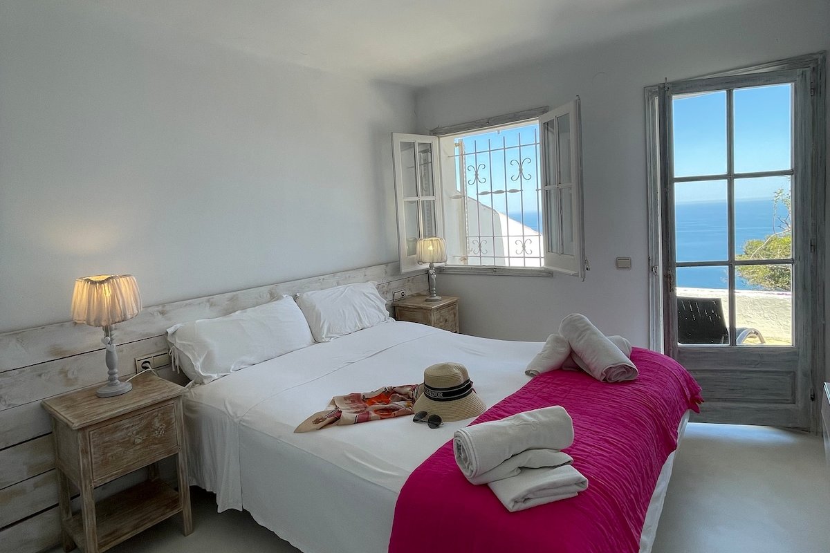 Casa blanca de Begur con vistas al mar y piscina gallery image 4