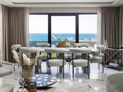 Luxury 4-bedroom villa by the sea