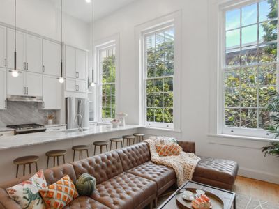 Two Luxe CBD Hotel Suites | Near French Quarter