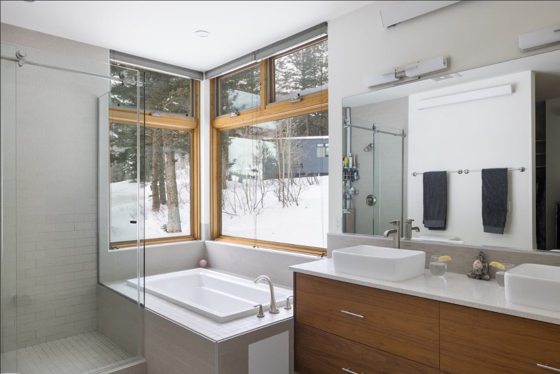 Luxury Modern Floating in trees gallery image 4