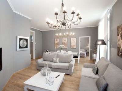 Bourgogne Bright Luxurious Apartment