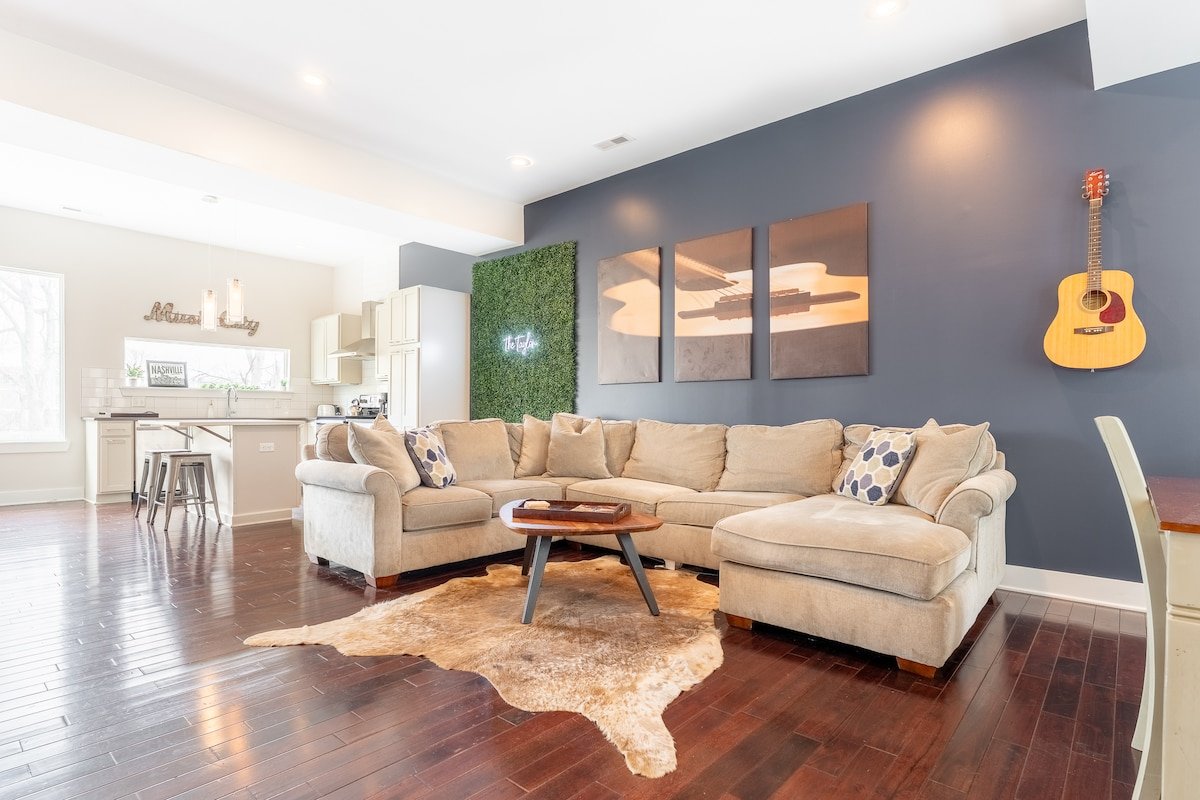 The Taylor Martin – Spacious Homes w/ Rooftop gallery image 5