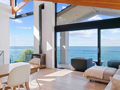 Oceanfront Luxury Property w panoramic ocean views