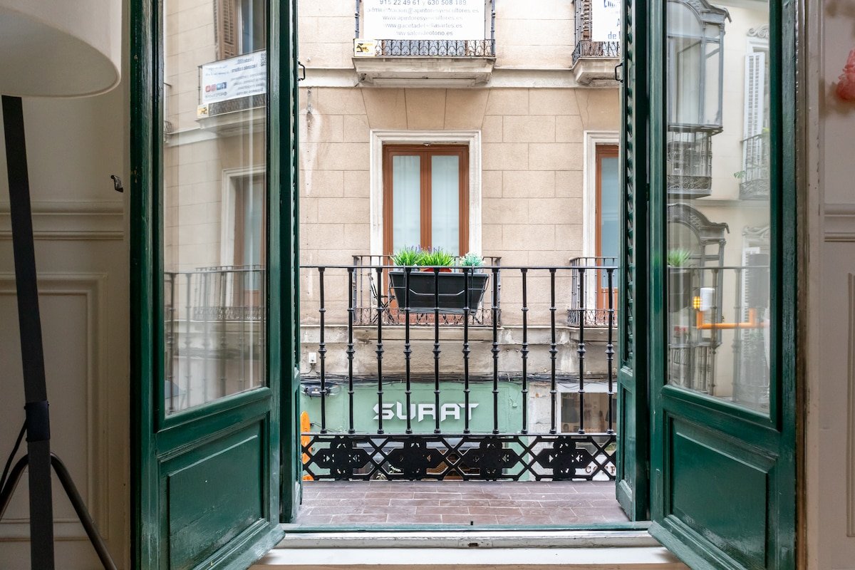 Chueca Gran Vía – 3 Bdrm 3 Bath gallery image 4