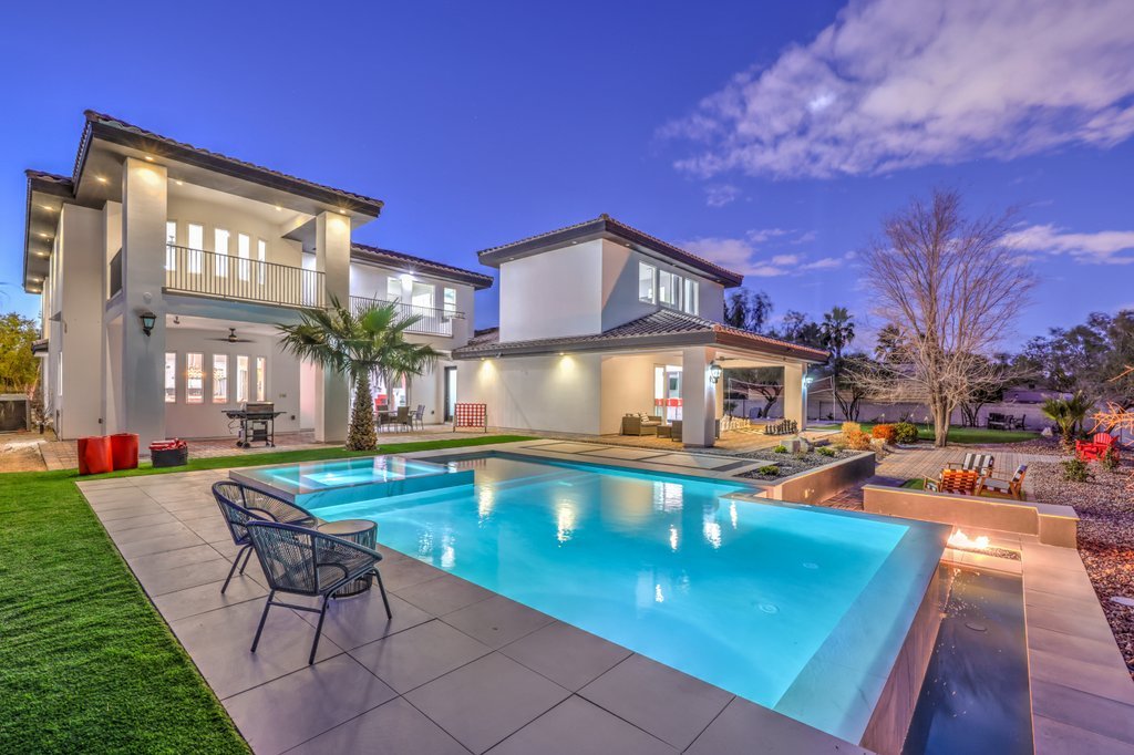 Vegas 6 bedroom Mansion