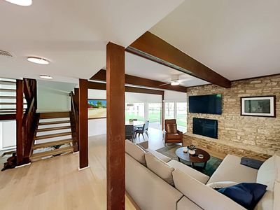 Beautiful Mid-Century Modern Lakehouse