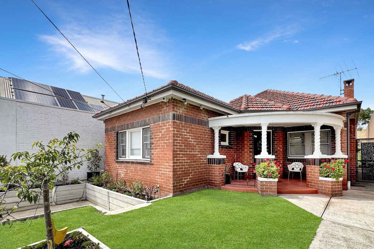 Two bedroom home with great outdoor area & parking gallery image 3