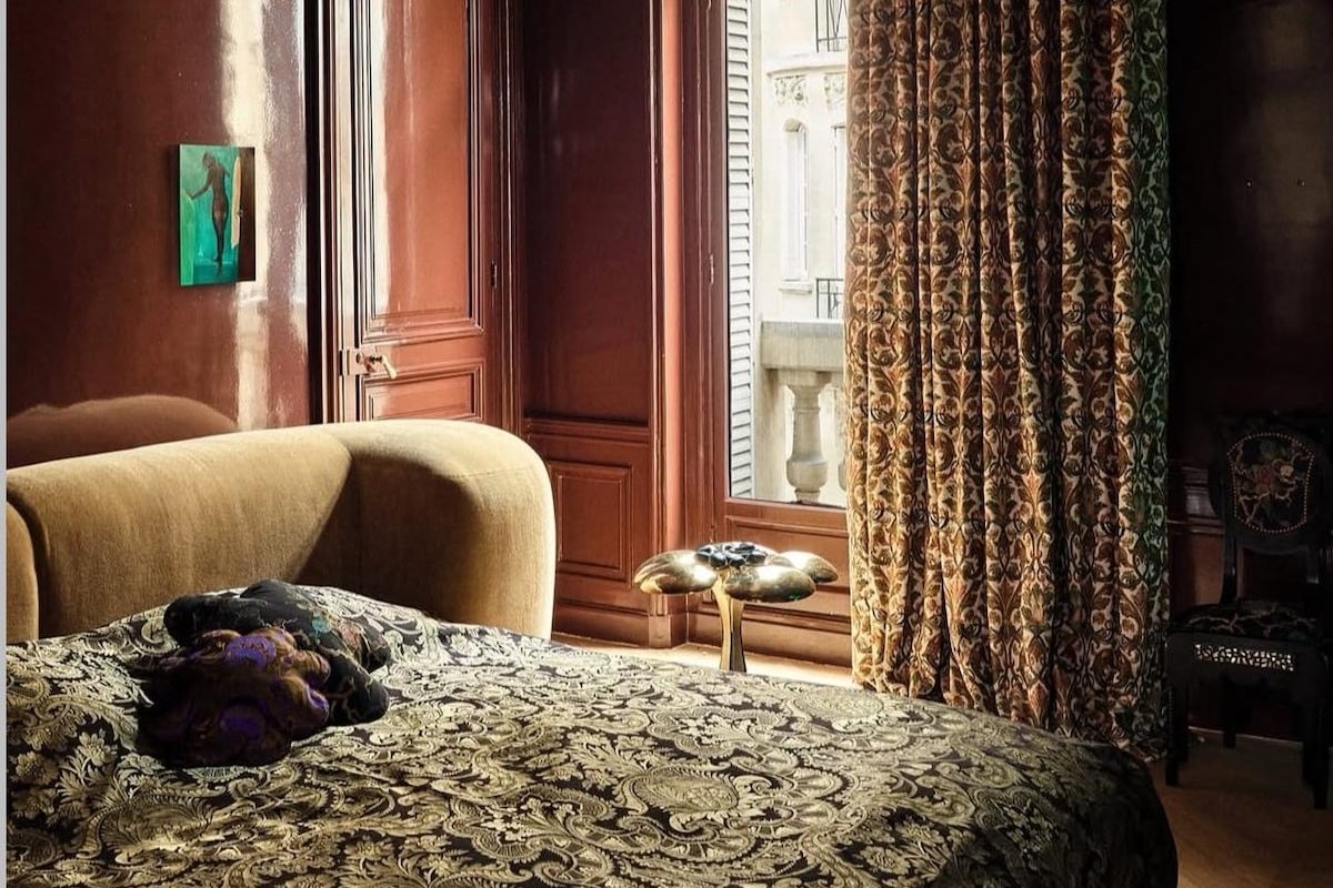 Theatrical Interiors in a Historic Parisian Home gallery image 2