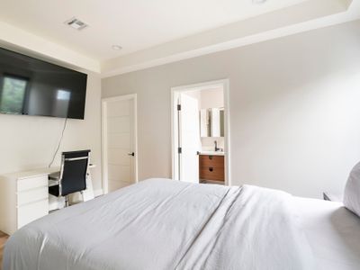 Santa Monica Luxury open space 6 BD house