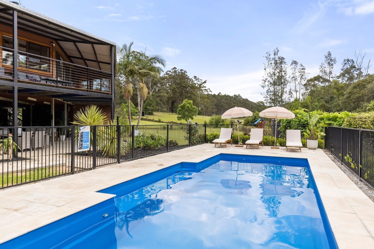 Wobbly Boot Estate – Lrg luxury 5bd home with pool gallery image 3