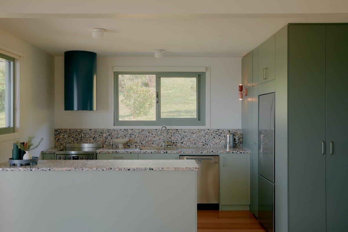 Iluka Bach – Beautiful sea views at Wye gallery image 3