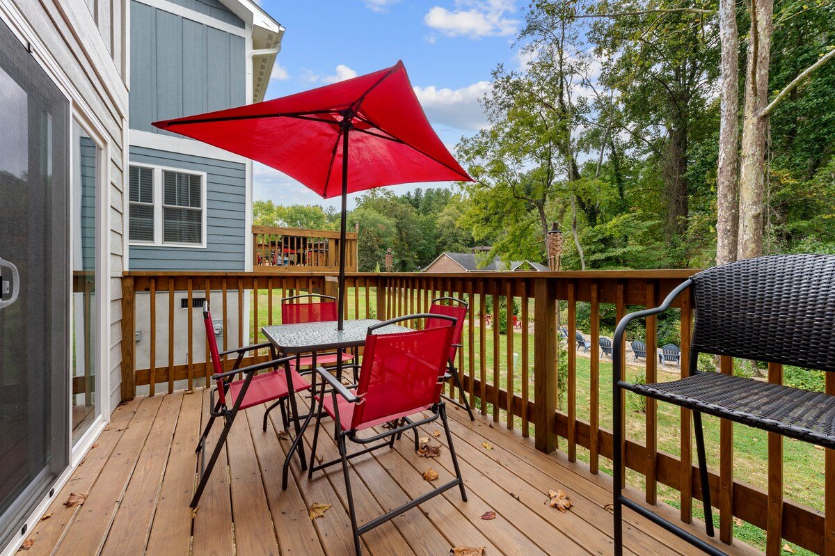 Sleeps 19 | 0.5mi to DT Asheville | BBQ gallery image 3