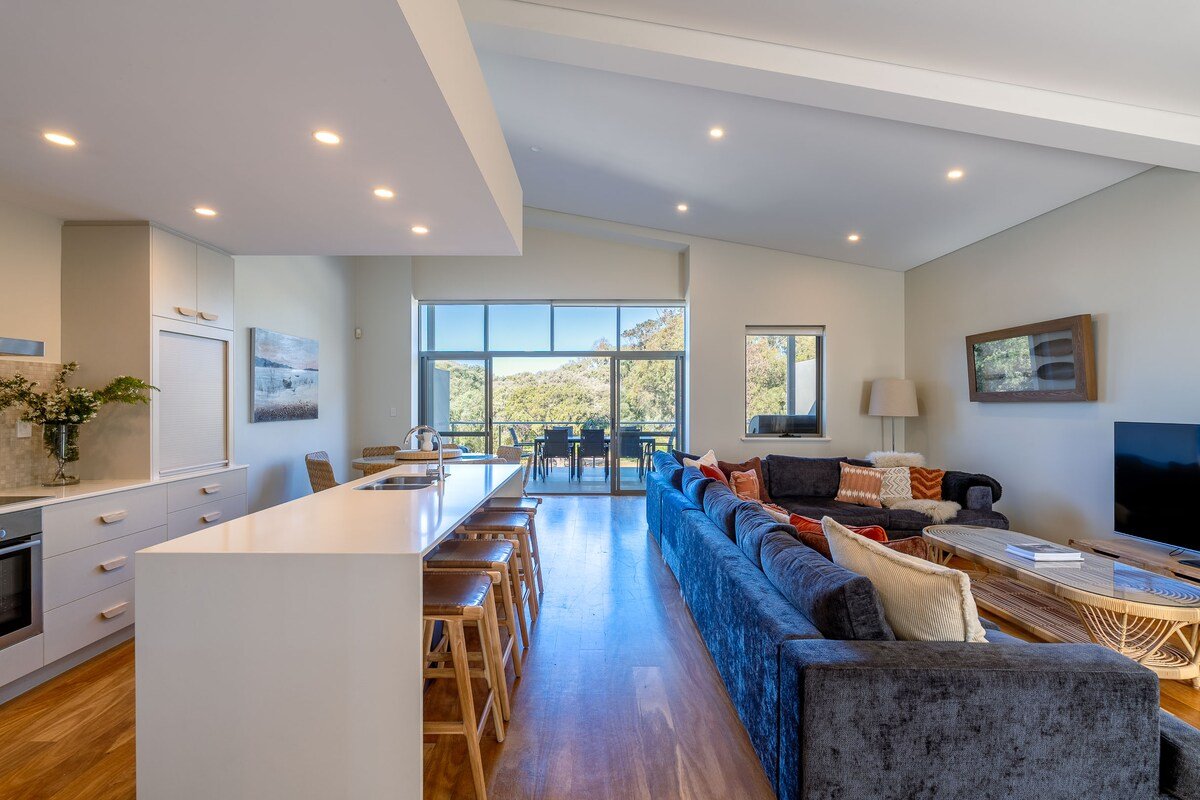 Eagle Escape I Private Properties gallery image 3