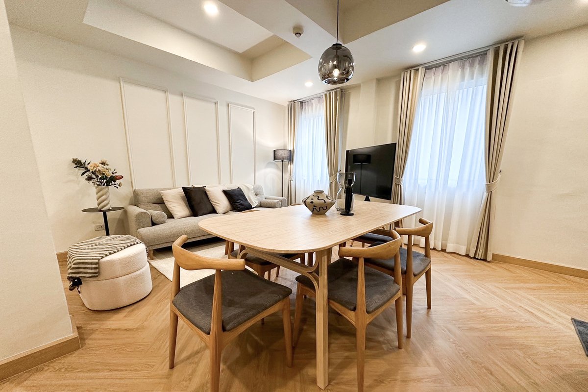 Whole Floor / 3 Bed 3 Bath / 1 min to BTS Prompong