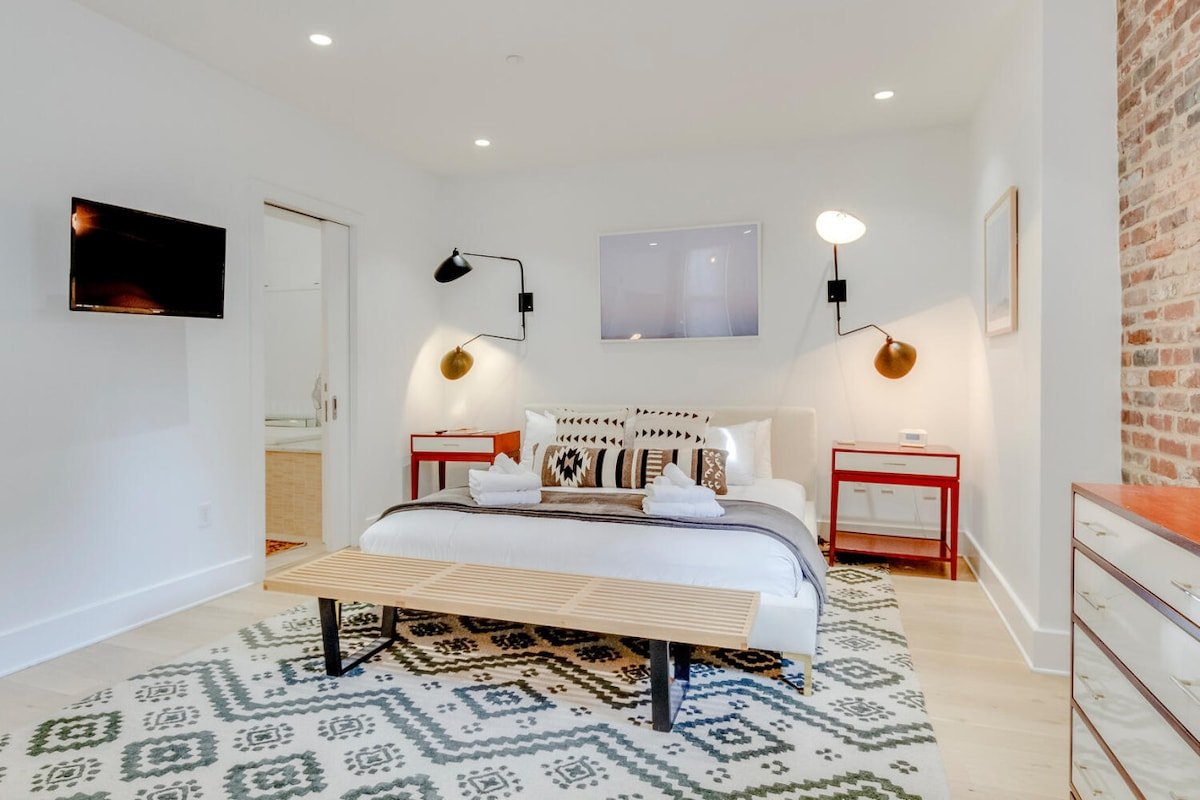 Meyer Loft | Iconic & Historic | Walkable Downtown gallery image 4