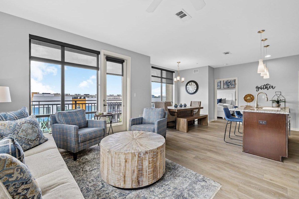 Luxurious Downton High Floor 2 br 2 bth Condo-#54 gallery image 3